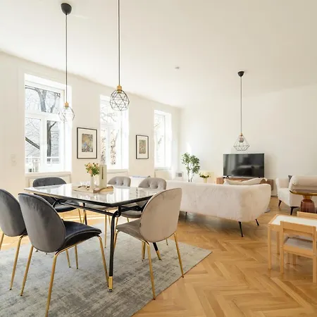 4Ty3 Apartments - Spacious Apartment In The Heart Of The 8Th District Is Calling Vienna Exterior photo