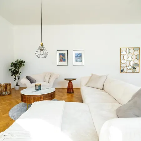 4Ty3 Apartments - Spacious Apartment In The Heart Of The 8Th District Is Calling Vienna Exterior photo