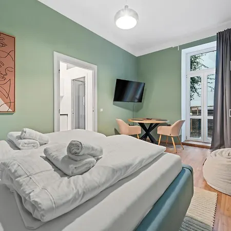 4Ty3 Apartments - Spacious Apartment In The Heart Of The 8Th District Is Calling Vienna Exterior photo