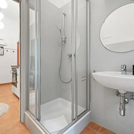 4Ty3 Apartments - Spacious Apartment In The Heart Of The 8Th District Is Calling Vienna Exterior photo