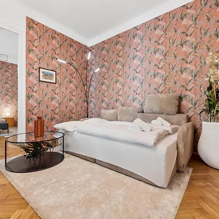 4Ty3 Apartments - Spacious Apartment In The Heart Of The 8Th District Is Calling Vienna Exterior photo