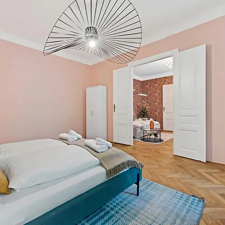 4Ty3 Apartments - Spacious Apartment In The Heart Of The 8Th District Is Calling Vienna Exterior photo