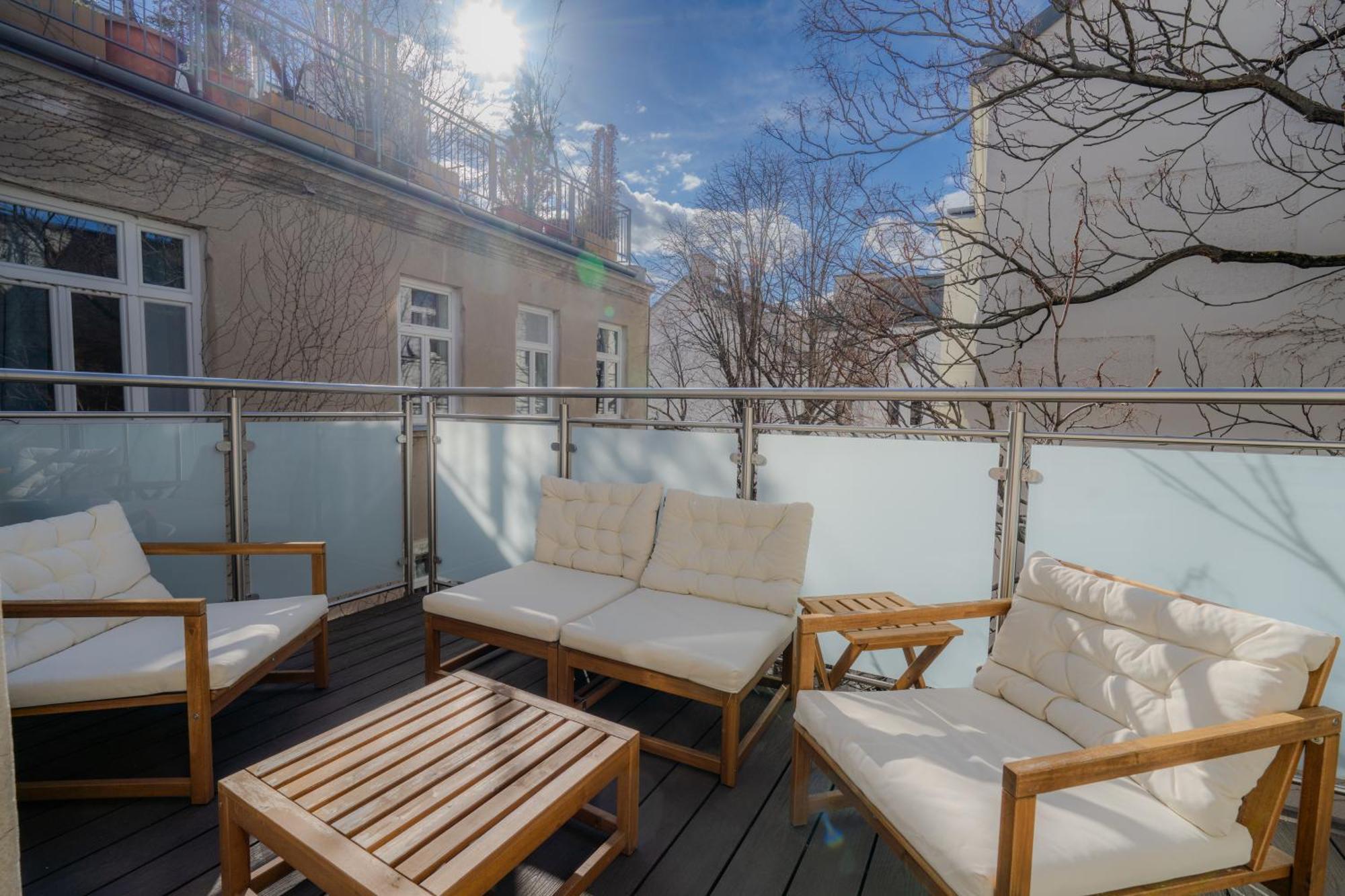 4ty3 - Spacious In The Heart Of The 8th District Is Calling Apartment *