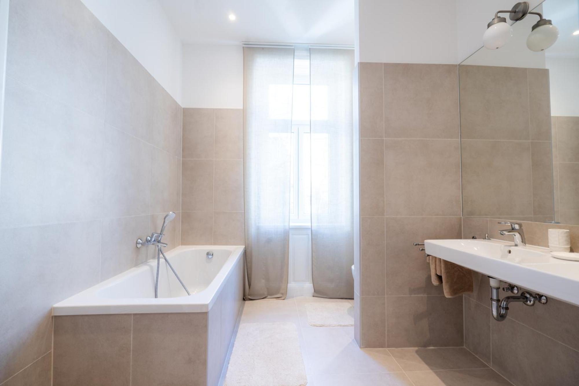 Apartment 4ty3 - Spacious In The Heart Of The 8th District Is Calling *