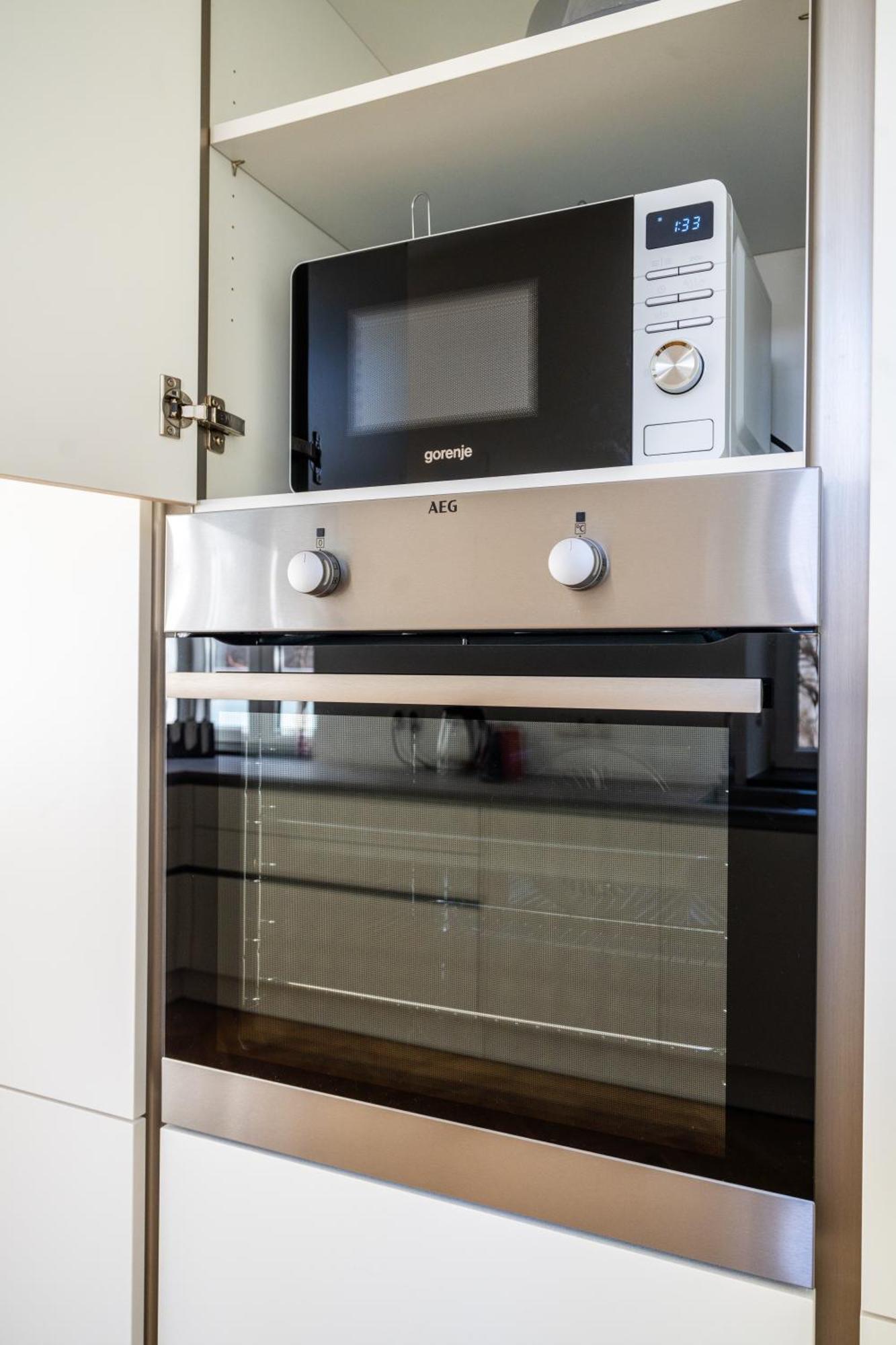 4ty3 - Spacious In The Heart Of The 8th District Is Calling