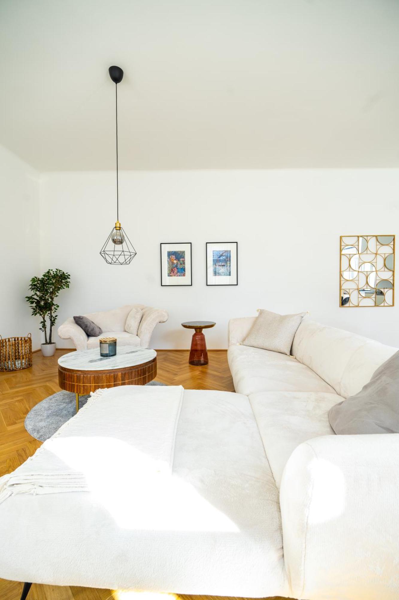 4ty3 - Spacious In The Heart Of The 8th District Is Calling Apartment *