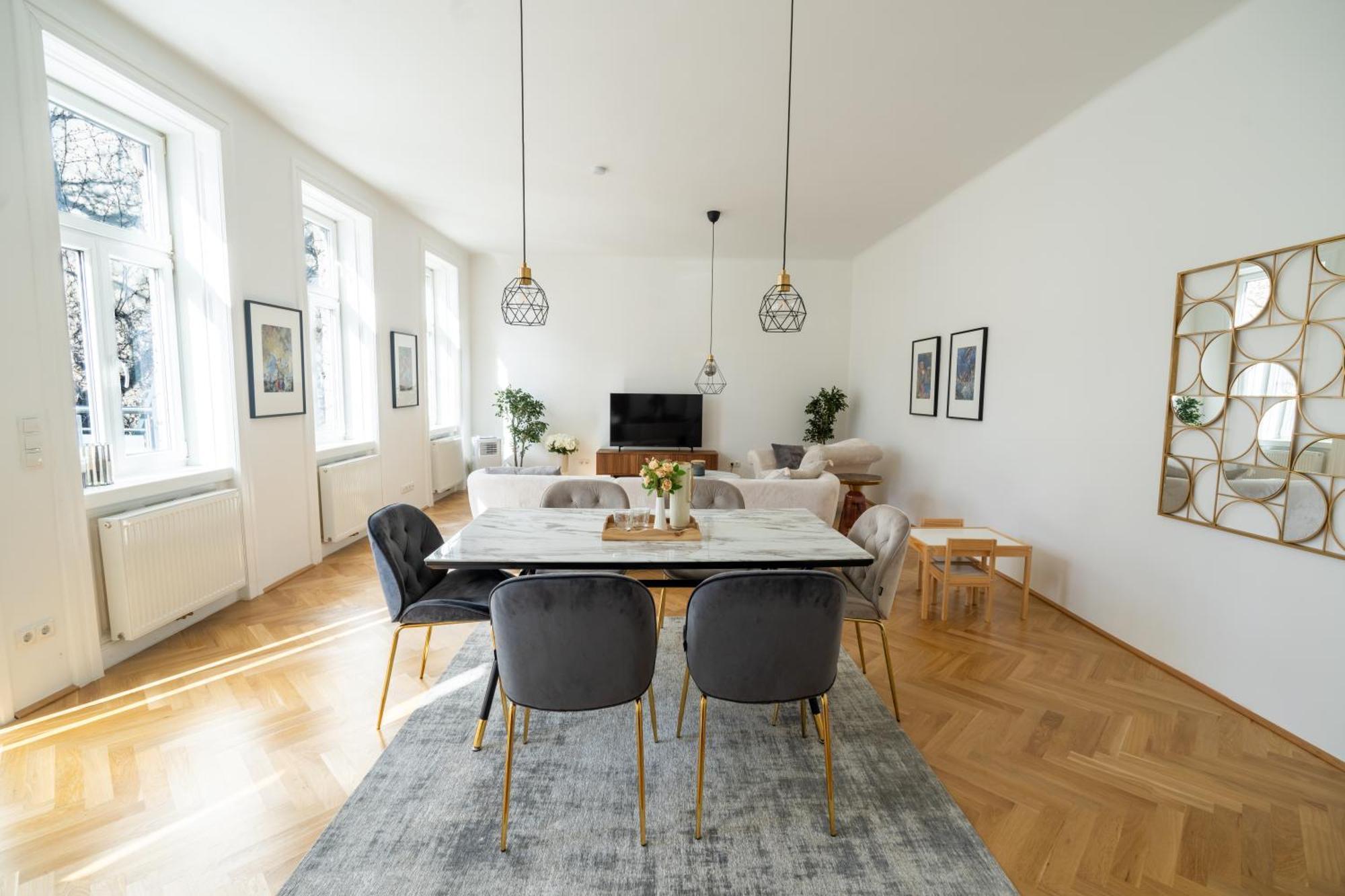 4ty3 - Spacious In The Heart Of The 8th District Is Calling Vienna