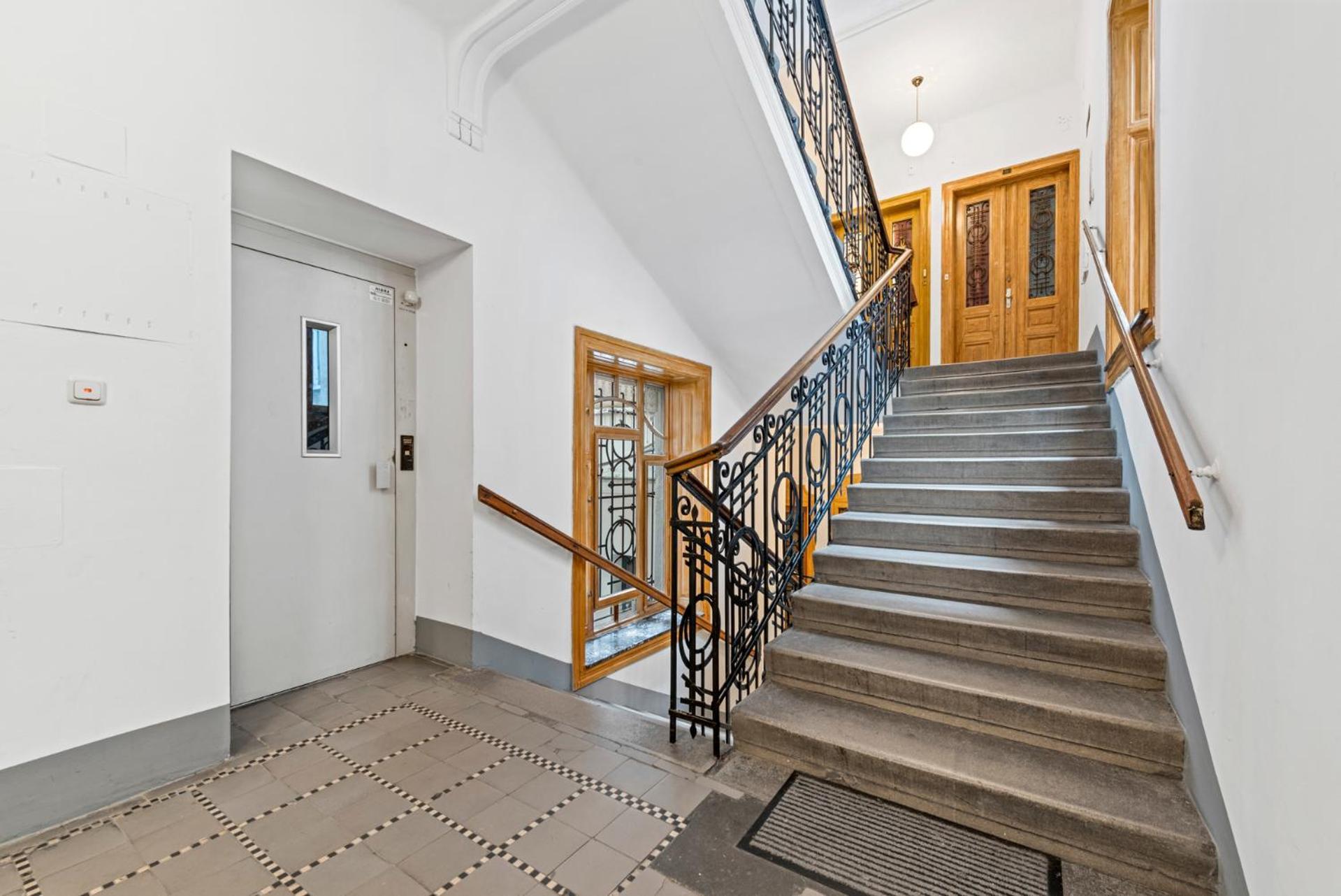 4ty3 - Spacious In The Heart Of The 8th District Is Calling Apartment